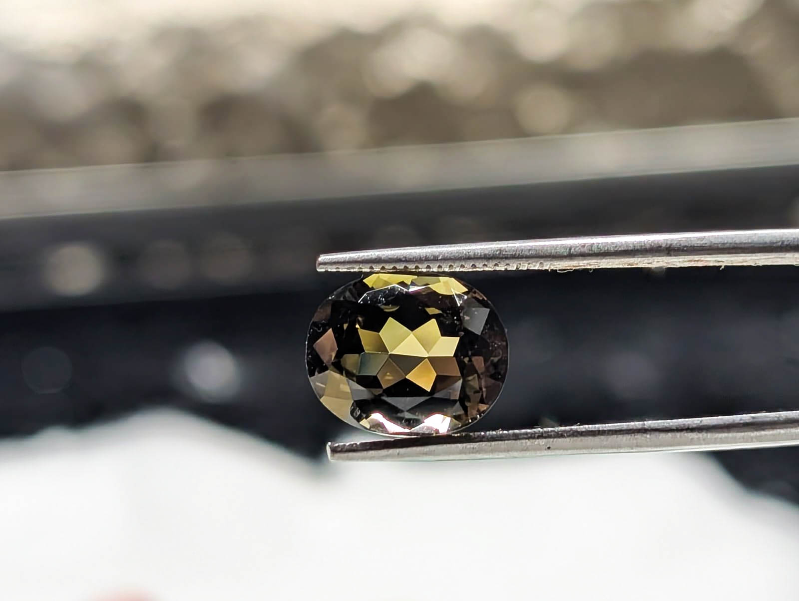 Tourmaline jaune 1.70 carat