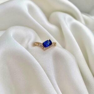 Bague saphir bleu royal 1,15ct et diamant 2,40g d’or