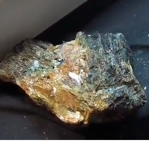 Pegmatite à Rubellite, Schorl et Mica 1,500kg