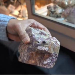 Lépidolite-Rubelite 1,375kg