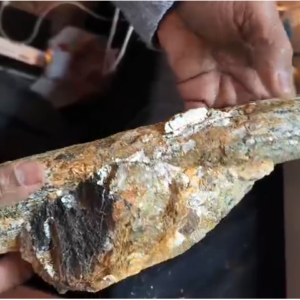 Association Schorl et Grenat Almandin sur gangue micacée 2,623kg